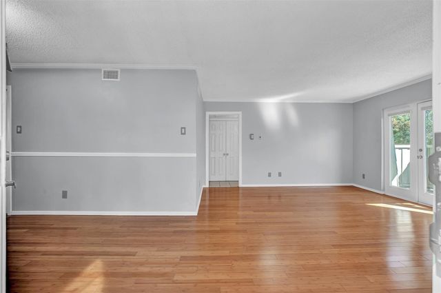 7705 Meadow Park Drive 209, Dallas, TX 75230