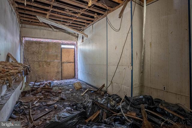 1427 POINT BREEZE AVE, Philadelphia, PA 19146