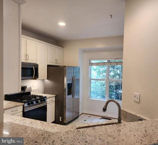 5058 MINDA CT, Alexandria, VA 22304