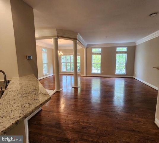 5058 MINDA CT, Alexandria, VA 22304