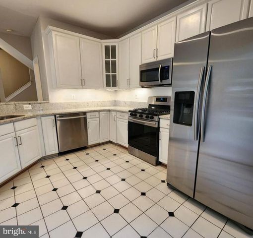 5058 MINDA CT, Alexandria, VA 22304