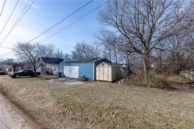 408 NE Main Street, Gravette, AR 72736
