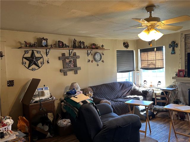 408 NE Main Street, Gravette, AR 72736