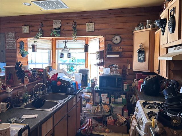 408 NE Main Street, Gravette, AR 72736