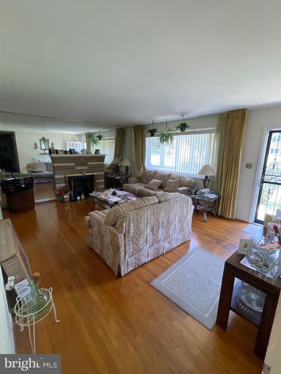 7019 GROVETON DR, Clinton, MD 20735