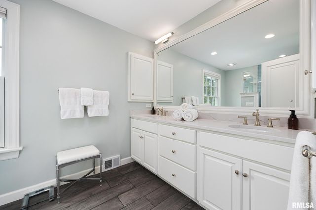 4407 N GRANDVIEW Drive, Peoria Heights, IL 61483