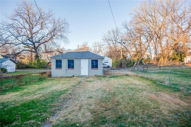 126 E Elm Street, Independence, MO 64050