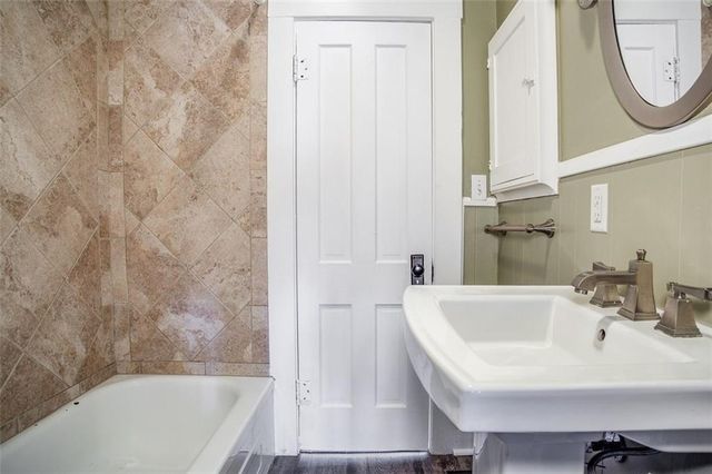 126 E Elm Street, Independence, MO 64050