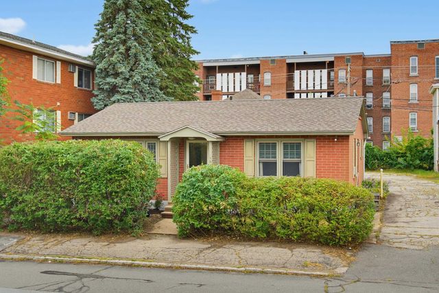46 Myrtle Street, Manchester, NH 03104