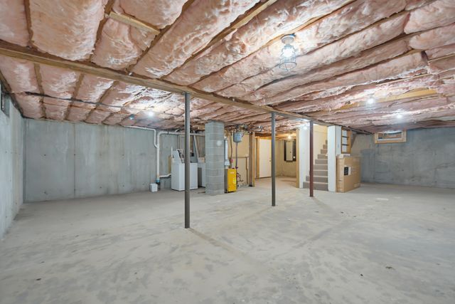 46 Myrtle Street, Manchester, NH 03104