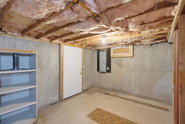46 Myrtle Street, Manchester, NH 03104