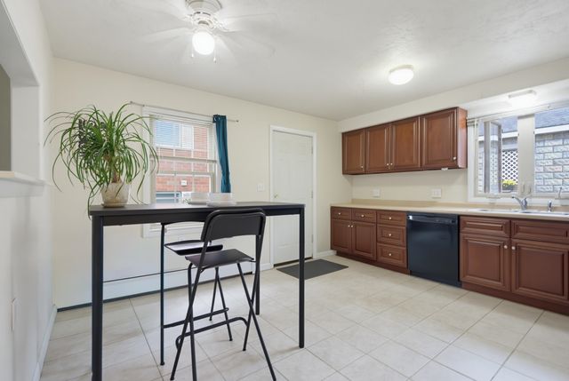 46 Myrtle Street, Manchester, NH 03104