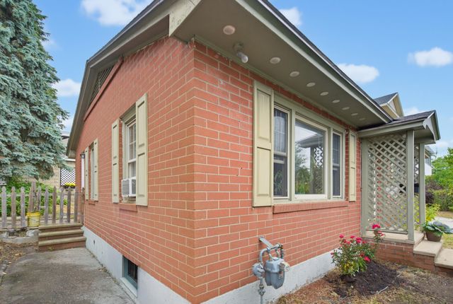 46 Myrtle Street, Manchester, NH 03104