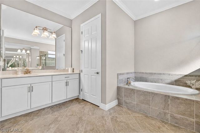 2355 Grenadines WAY, Naples, FL 34120