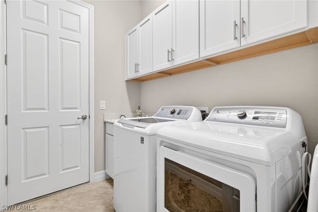 2355 Grenadines WAY, Naples, FL 34120