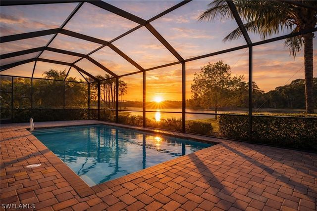 2355 Grenadines WAY, Naples, FL 34120