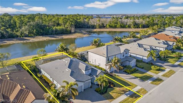 2355 Grenadines WAY, Naples, FL 34120