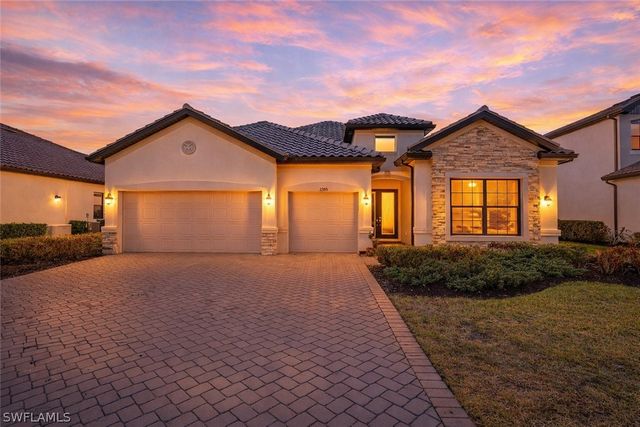 2355 Grenadines WAY, Naples, FL 34120