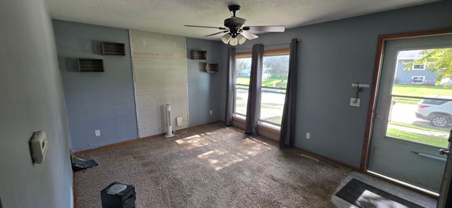 1325 102nd Avenue, Rock Island, IL 61201
