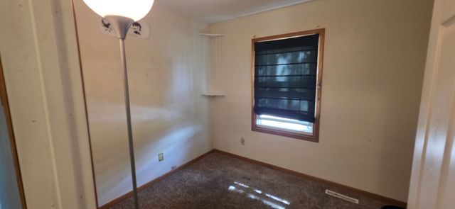 1325 102nd Avenue, Rock Island, IL 61201
