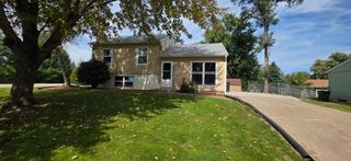 1325 102nd Avenue, Rock Island, IL 61201