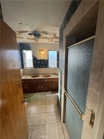 17545 Community Street, Northridge, CA 91325