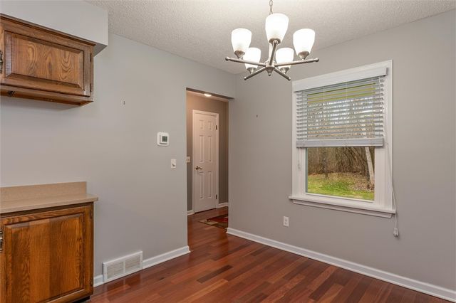 355 Upper Valley Rd, Gates, NY 14624