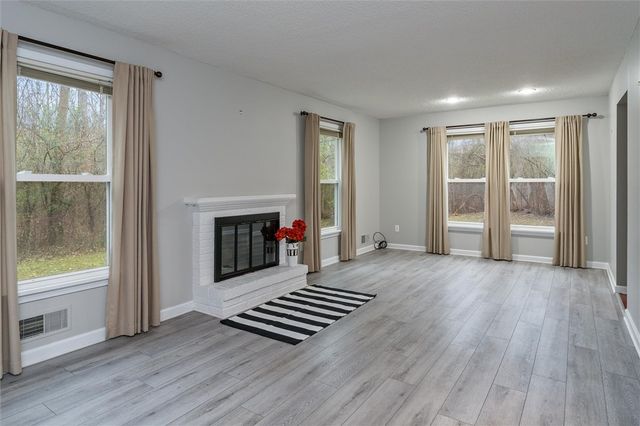 355 Upper Valley Rd, Gates, NY 14624