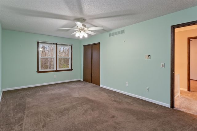 355 Upper Valley Rd, Gates, NY 14624