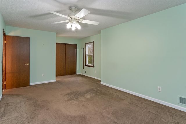 355 Upper Valley Rd, Gates, NY 14624