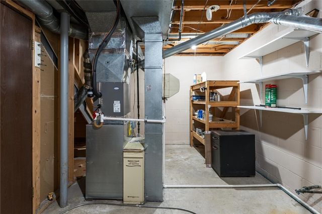 355 Upper Valley Rd, Gates, NY 14624