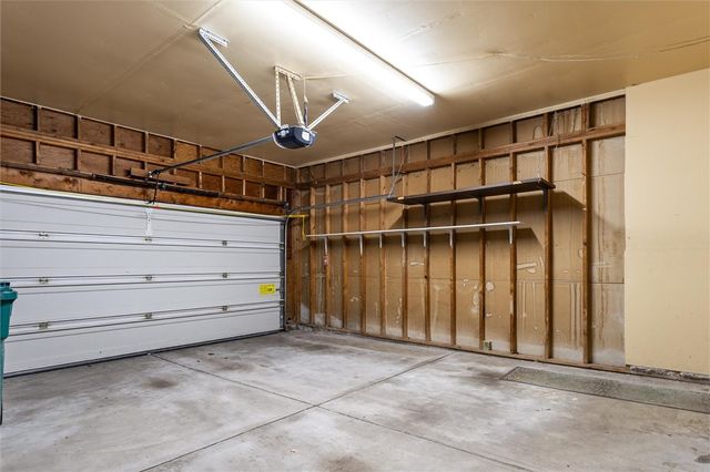 355 Upper Valley Rd, Gates, NY 14624