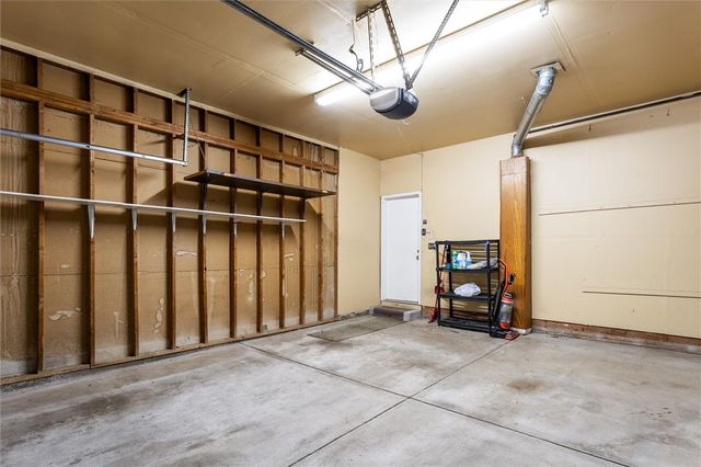 355 Upper Valley Rd, Gates, NY 14624