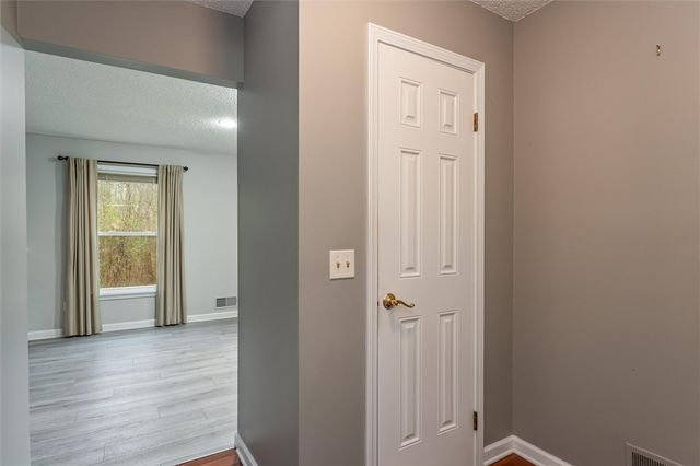 355 Upper Valley Rd, Gates, NY 14624