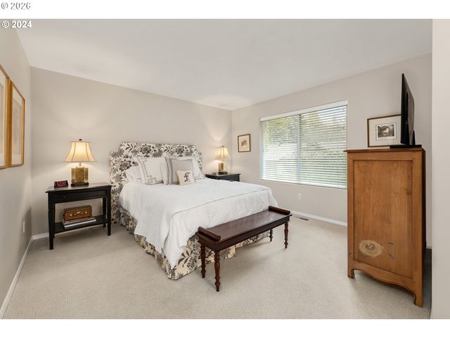 14450 HOLLY SPRINGS Rd, Lake Oswego, OR 97035
