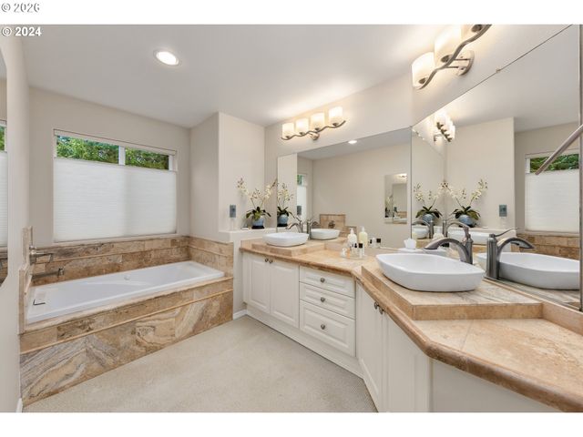 14450 HOLLY SPRINGS Rd, Lake Oswego, OR 97035