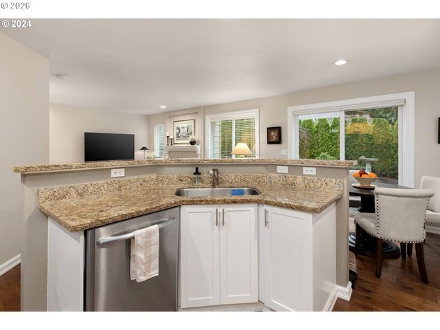 14450 HOLLY SPRINGS Rd, Lake Oswego, OR 97035
