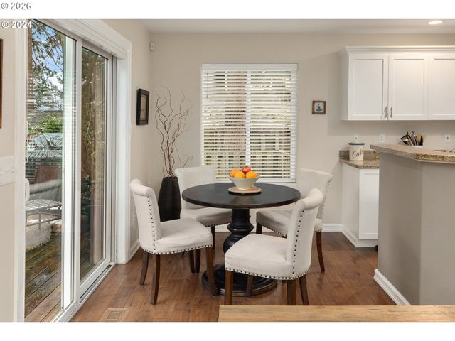 14450 HOLLY SPRINGS Rd, Lake Oswego, OR 97035