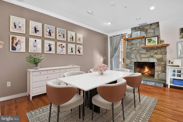 105 CROFTON HILL LN, Rockville, MD 20850