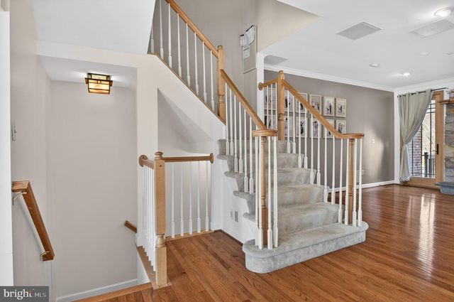 105 CROFTON HILL LN, Rockville, MD 20850