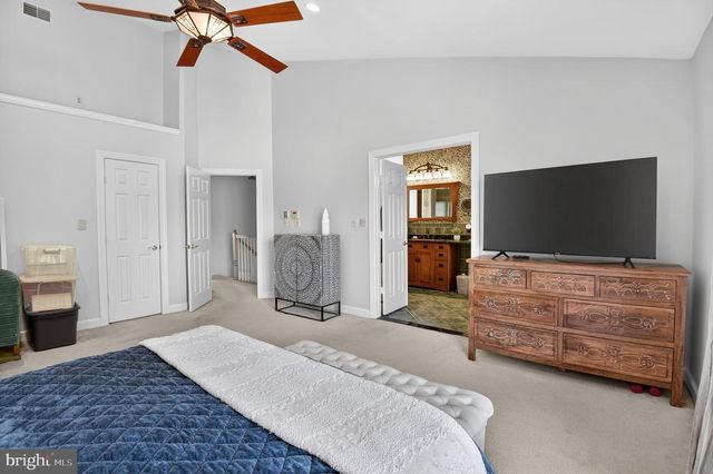 105 CROFTON HILL LN, Rockville, MD 20850