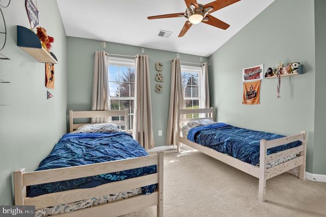 105 CROFTON HILL LN, Rockville, MD 20850