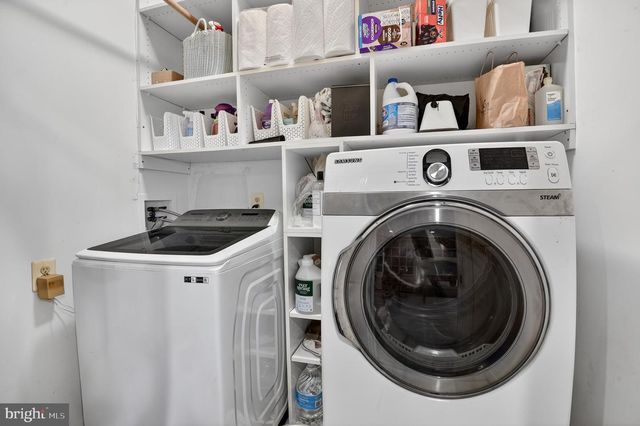 105 CROFTON HILL LN, Rockville, MD 20850