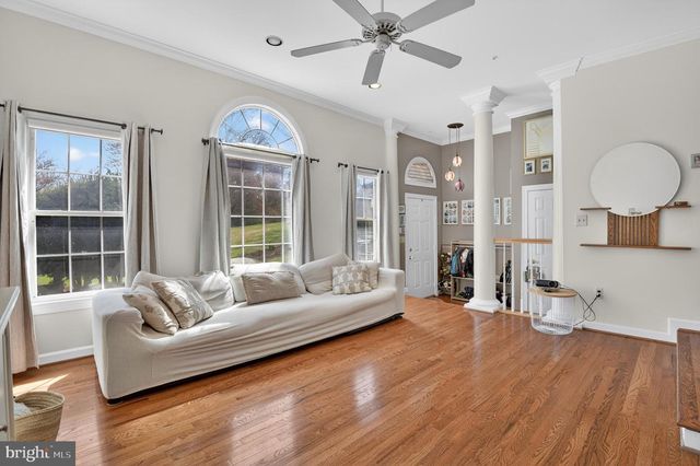 105 CROFTON HILL LN, Rockville, MD 20850