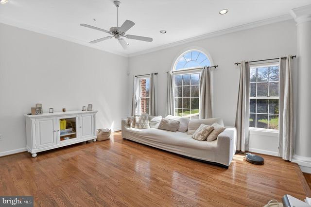 105 CROFTON HILL LN, Rockville, MD 20850