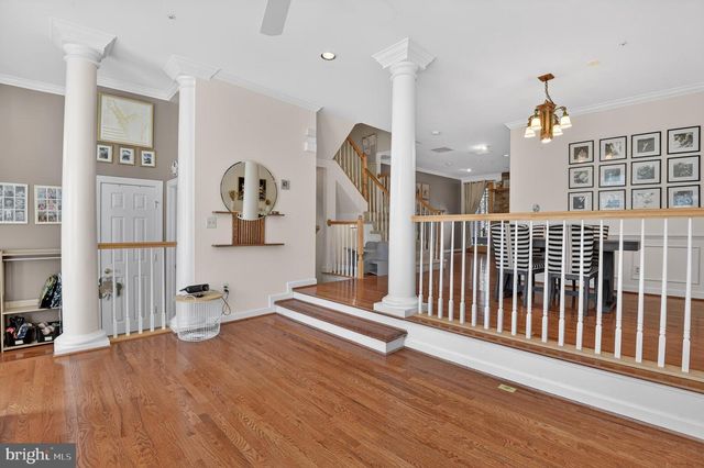 105 CROFTON HILL LN, Rockville, MD 20850