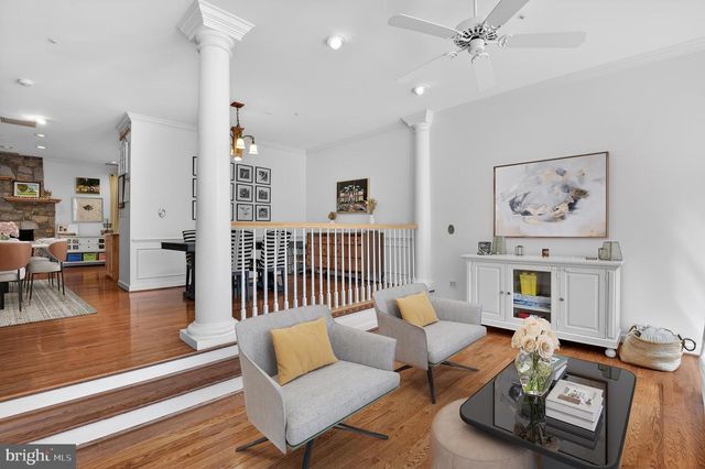 105 CROFTON HILL LN, Rockville, MD 20850