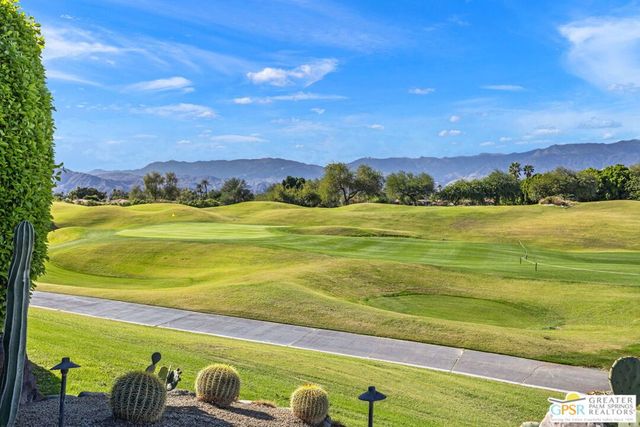 182 Loch Lomond Road, Rancho Mirage, CA 92270