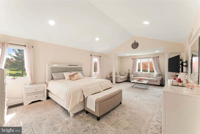18 DARTMOUTH LN, Richboro, PA 18954