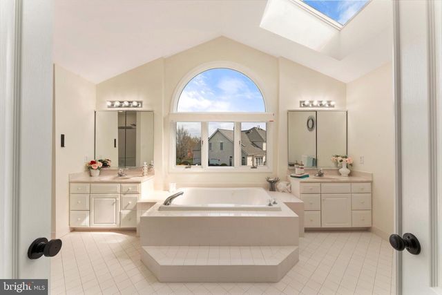 18 DARTMOUTH LN, Richboro, PA 18954